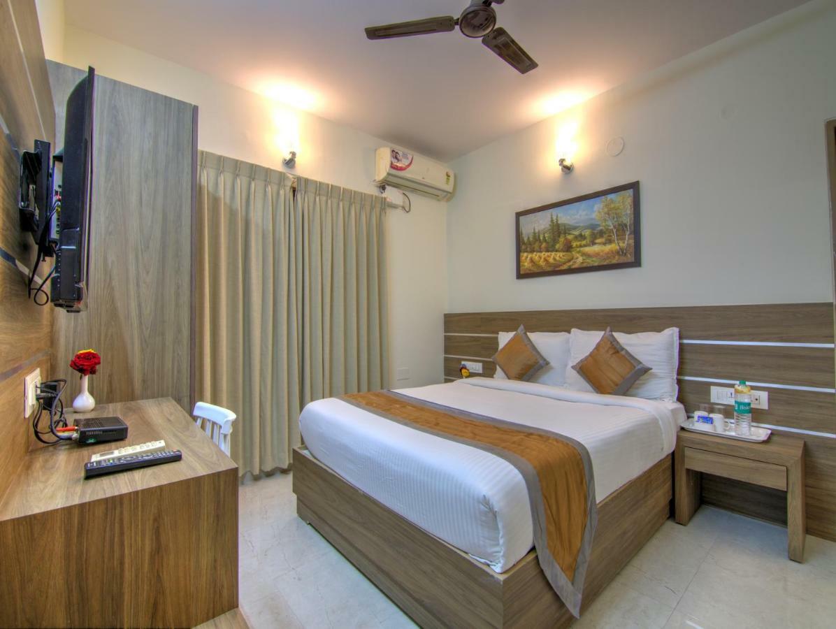 Sunshine Suites Grand Deluxe Μπανγκαλόρ Εξωτερικό φωτογραφία