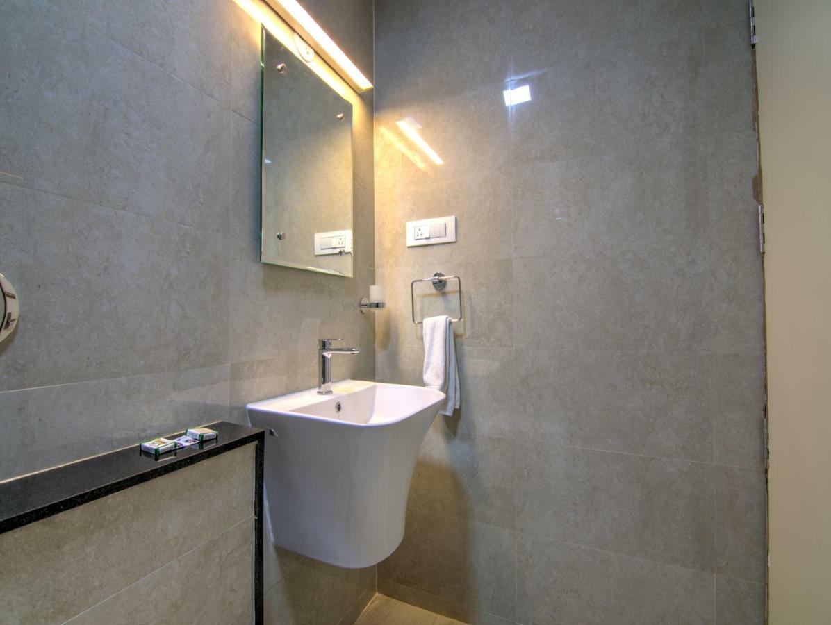 Sunshine Suites Grand Deluxe Μπανγκαλόρ Εξωτερικό φωτογραφία
